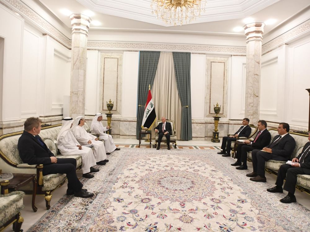 الرئيس العراقي يستقبل فريق منطاد العرب
