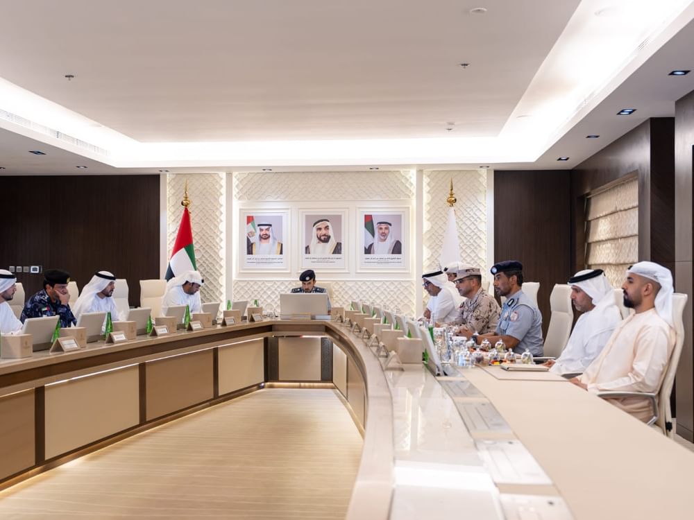 فريق إدارة "الطوارئ والأزمات" بأبوظبي يعقد اجتماعا موسعا