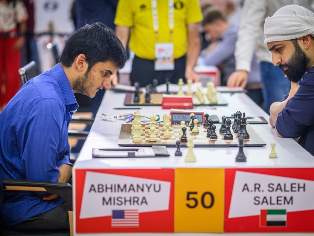 الإماراتي سالم عبدالرحمن يواصل تألقه في كأس العالم للشطرنج 2025