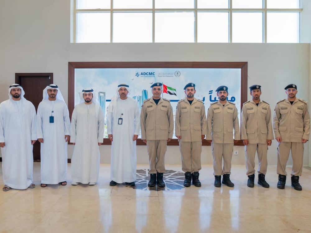 "إدارة الطوارئ والأزمات بأبوظبي" يطلع وفد شرطة الشارقة على نموذجه لحوكمة استمرارية الأعمال