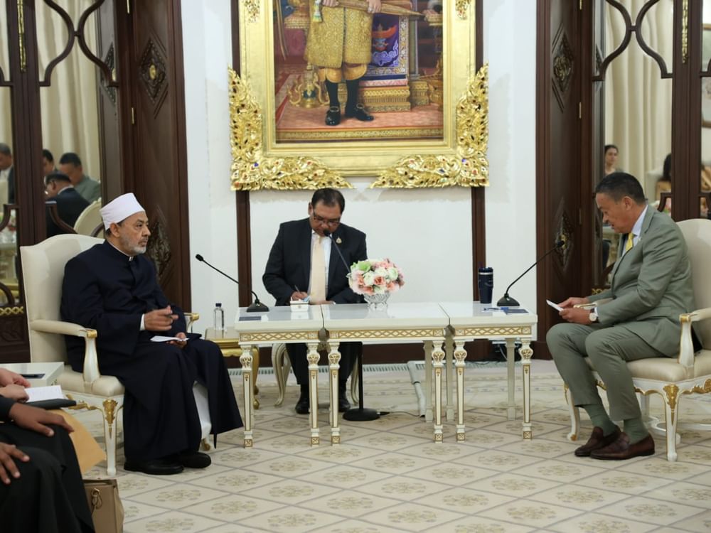 Prime Minister of Thailand meets with Chairman of Muslim Council of ...