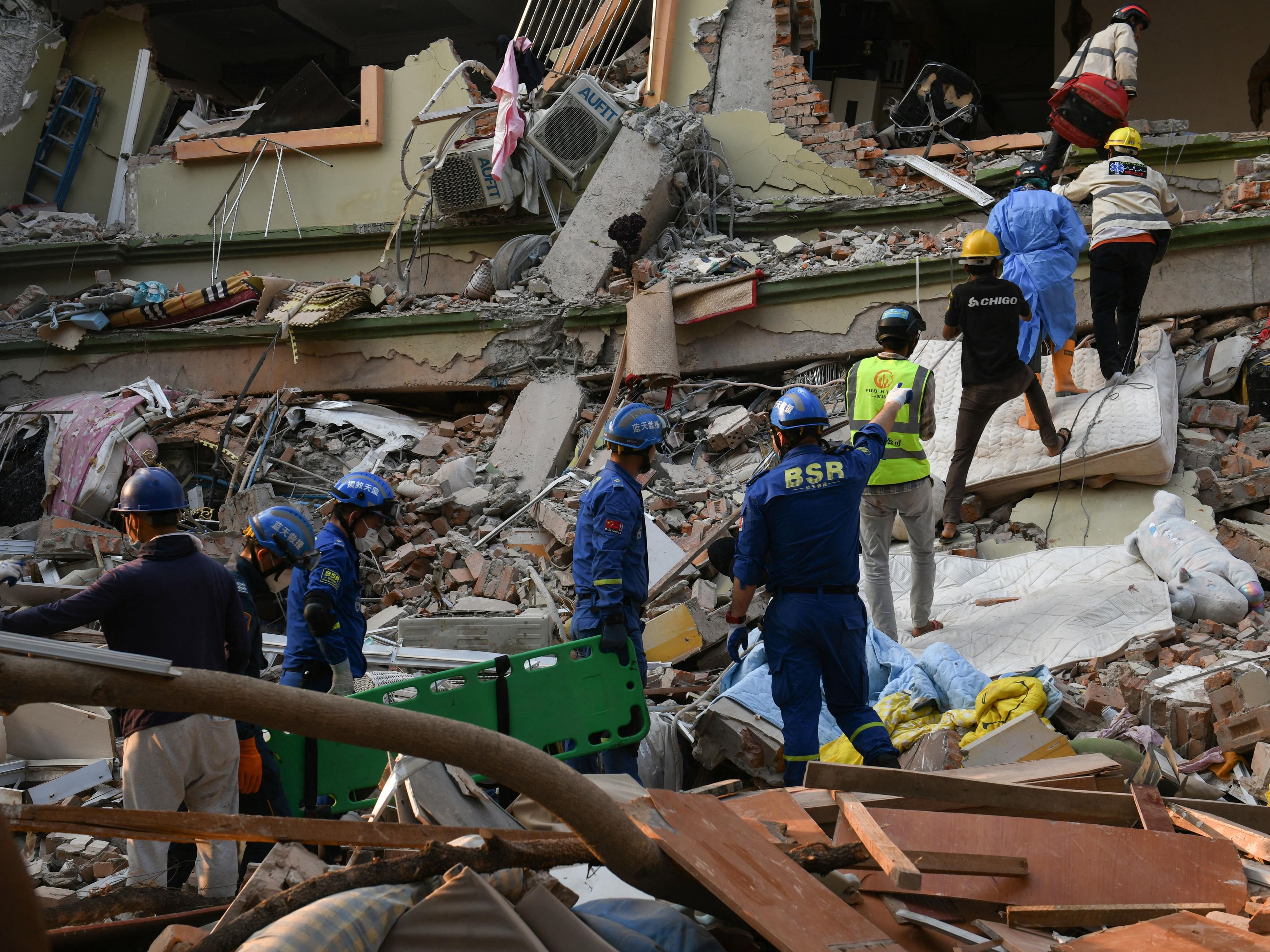 Myanmar quake death toll hits 1,700