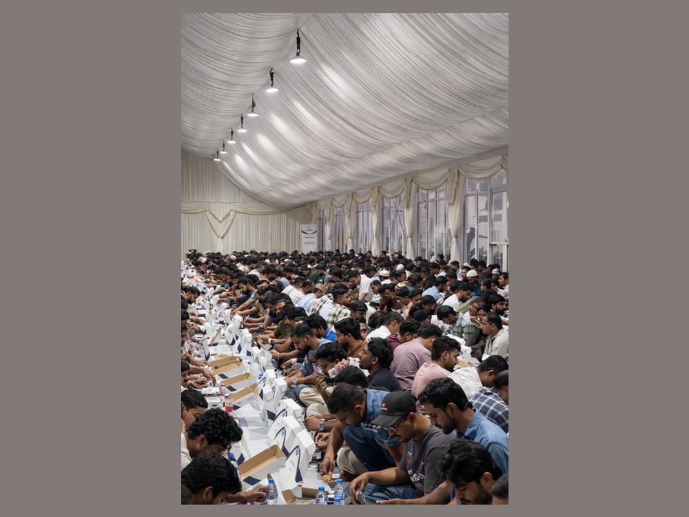 جمارك دبي و"دي بي ورلد الخيرية" توزعان 144 ألف وجبة إفطار خلال الشهر الفضيل