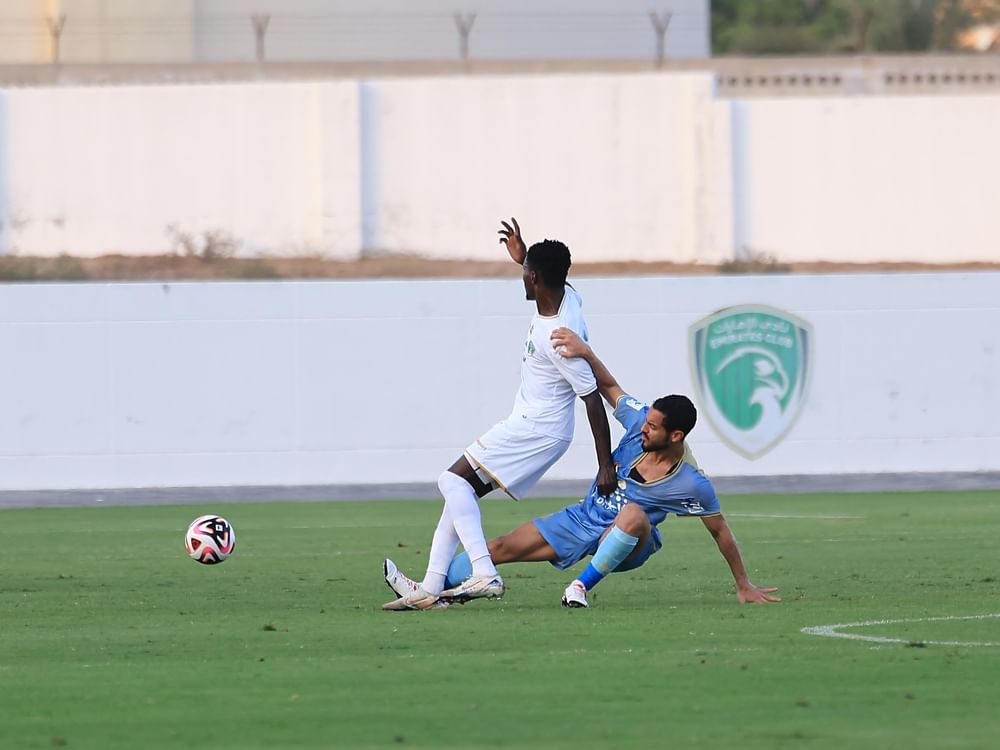 دبا والظفرة يتأهلان إلى دوري أدنوك للمحترفين لكرة القدم