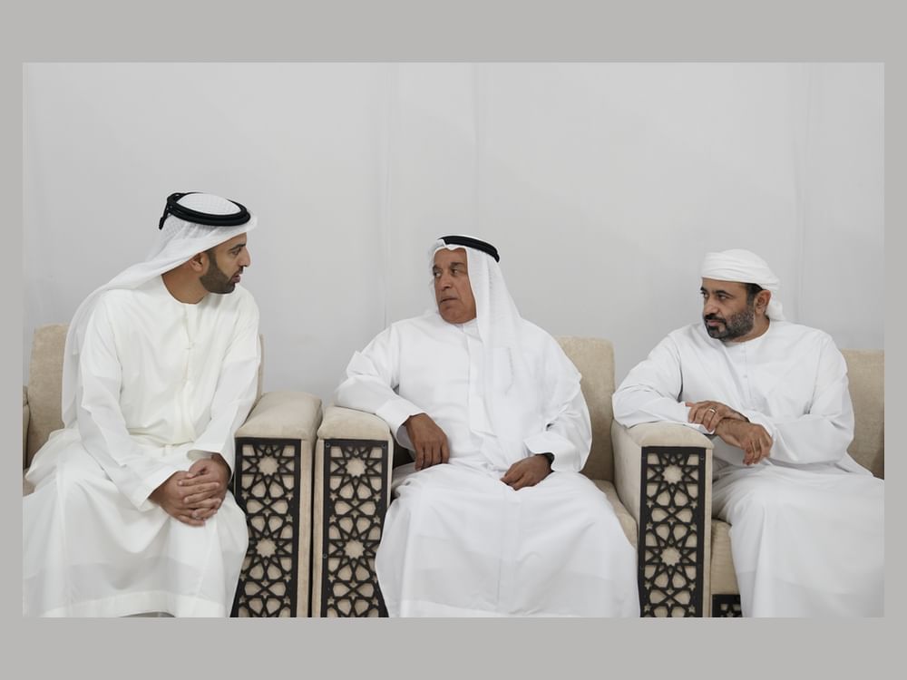 ولي عهد رأس الخيمة يعزي في وفاة خلفان المهيري