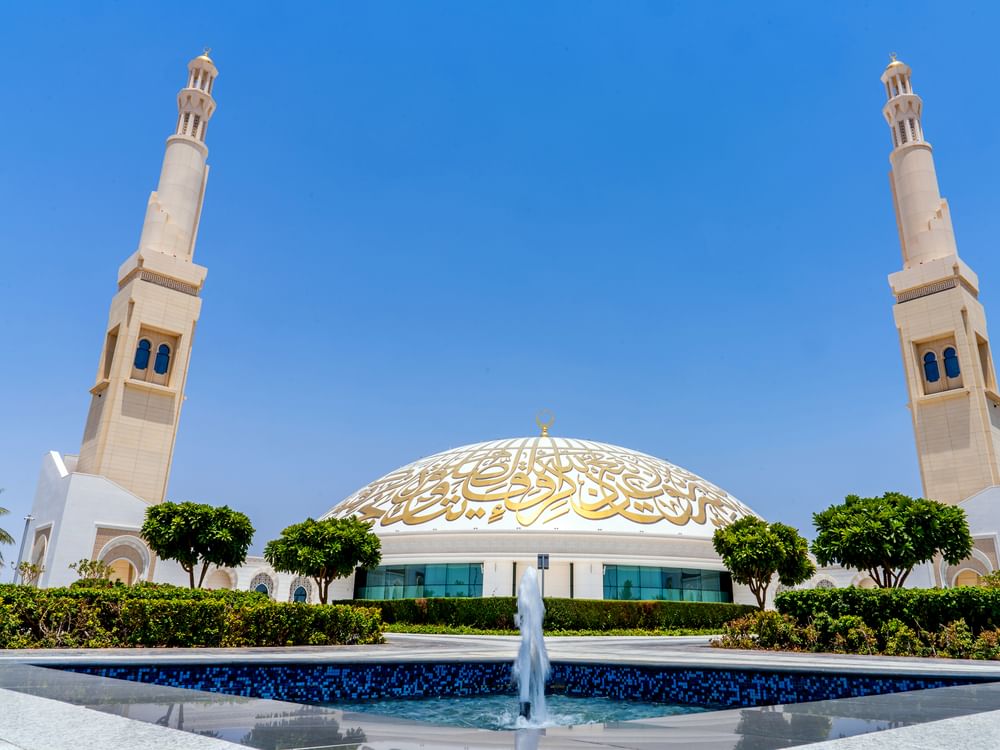 جامع الشيخ خليفة الكبير في العين يقدم 213 ألف وجبة إفطار خلال النصف الأول من رمضان