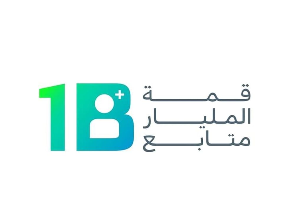الكاتب الأمريكي تاكر كارلسون يلتقي جمهوره في قمة المليار متابع