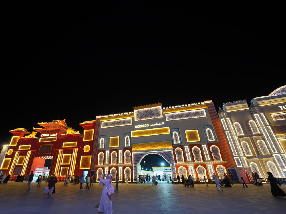 مهرجان الشيخ زايد.. احتفاء عالمي بثقافات الشعوب وتراثها 