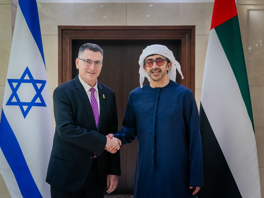 Abdullah bin Zayed e ministro de Relações Exteriores de Israel discutem últimos desenvolvimentos regionais