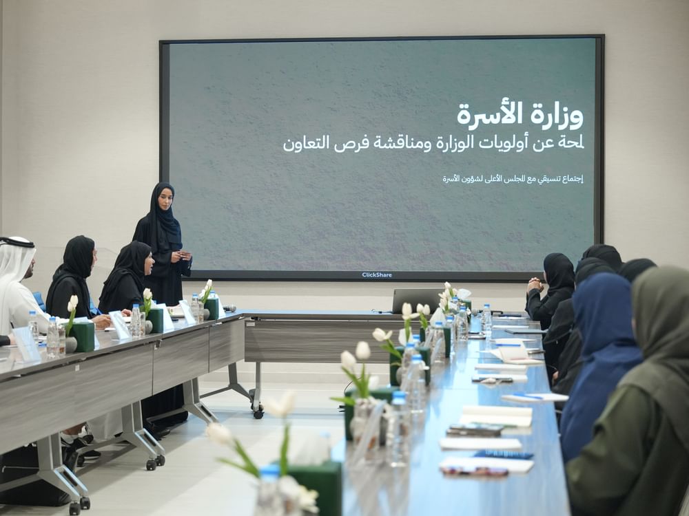 Minister of Family discusses strengthening Social Work with Sharjah's SCFA