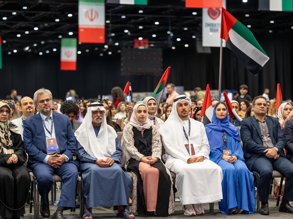 نهيان بن مبارك يشهد احتفال الإمارات بأبناء الجالية الإيرانية