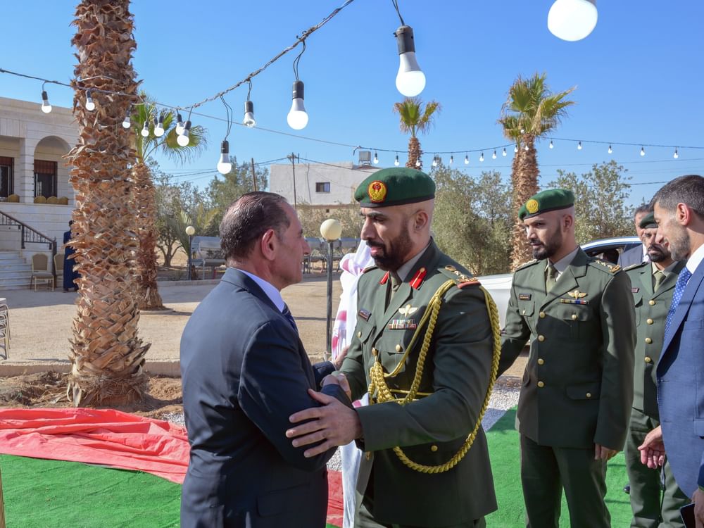 وفد وزارة الدفاع يقدم واجب العزاء بوفاة عواد محمد الخالدي أول رئيس لأركان القوات المسلحة الإماراتية