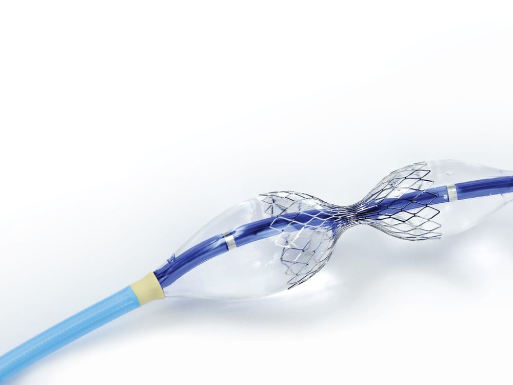 Cleveland Clinic Abu Dhabi performs first implant of device to ease angina pain