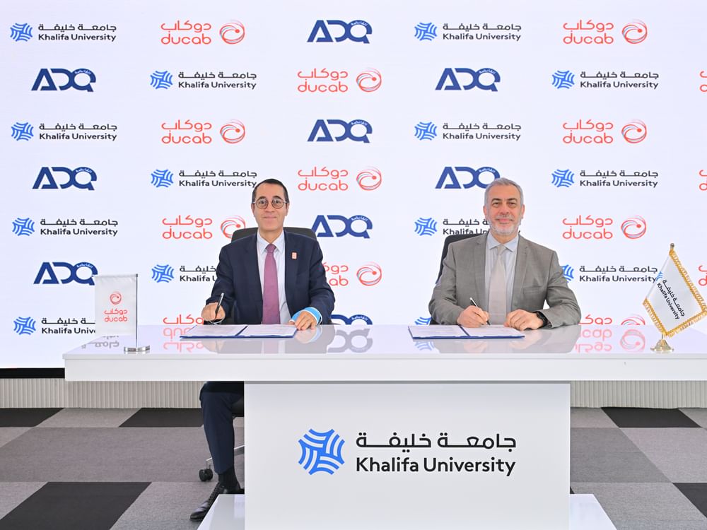 تعاون بين جامعة خليفة و"دوكاب" لتطوير بحوث وتطبيقات المواد ثنائية الأبعاد