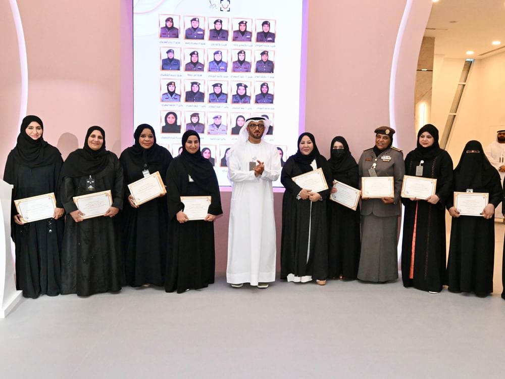 إقامة دبي تحتفي بيوم المرأة الإماراتية