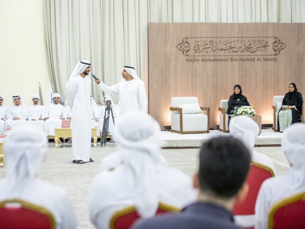 مجلس محمد بن حمد الشرقي يناقش دور السنع الإماراتي في ترسيخ القيم المجتمعية