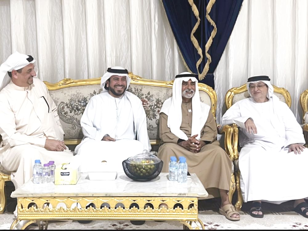 نهيان بن مبارك يقدم العزاء في وفاة محمد عيسى العلي الشامسي برأس الخيمة