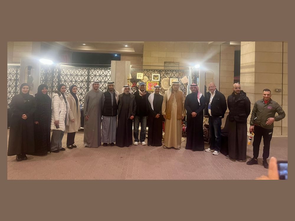 جمهور كأس الخليج بالكويت يقبل على الركن التراثي الإماراتي