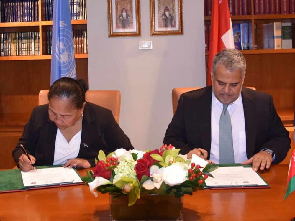 سلطنة عمان وجمهورية ناورو تقيمان علاقات دبلوماسية
