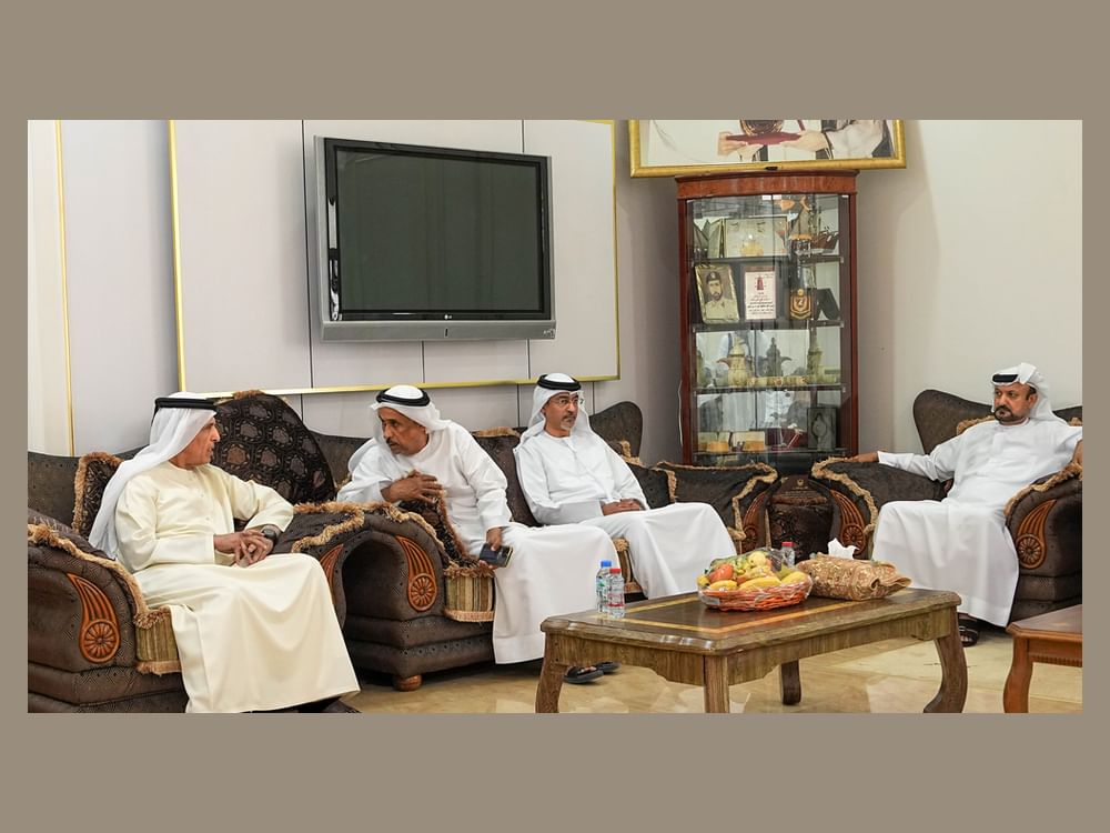 سعود بن صقر يعزي في وفاة مريم علي أبو ليلة