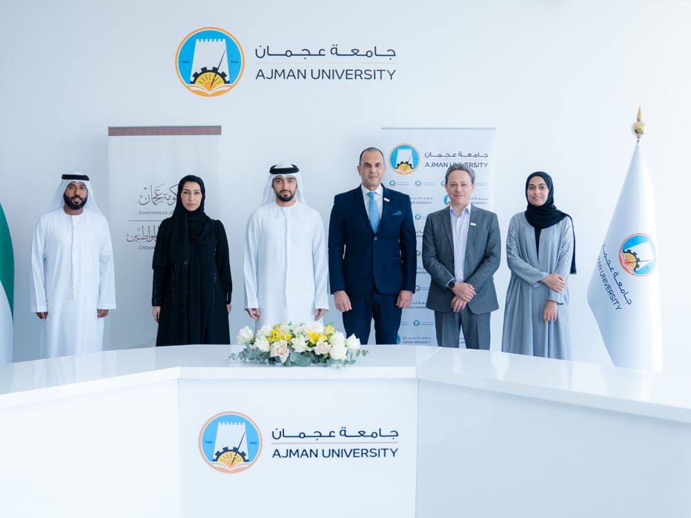 تعاون بين مكتب شؤون المواطنين بعجمان وجامعة عجمان لتوفير منح دراسية لشباب الإمارة