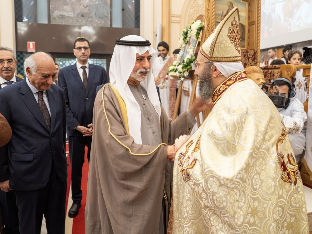نهيان بن مبارك يحضر احتفالات عيد القيامة في الكنيسة القبطية الأرثوذكسية المصرية بأبوظبي