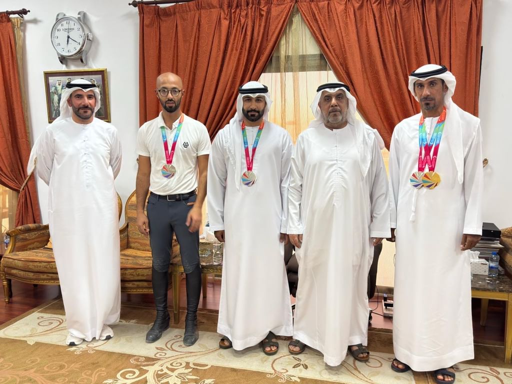 رئيس نادي الشارقة للفروسية يستقبل فرسان النادي لإنجازاتهم في دورة الألعاب الخليجية بالدوحة