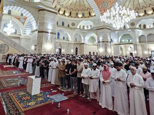 أكثر من 8 آلاف مصلٍ أحيوا ليلة 27 رمضان في جامع الشيخ زايد الكبير بالفجيرة