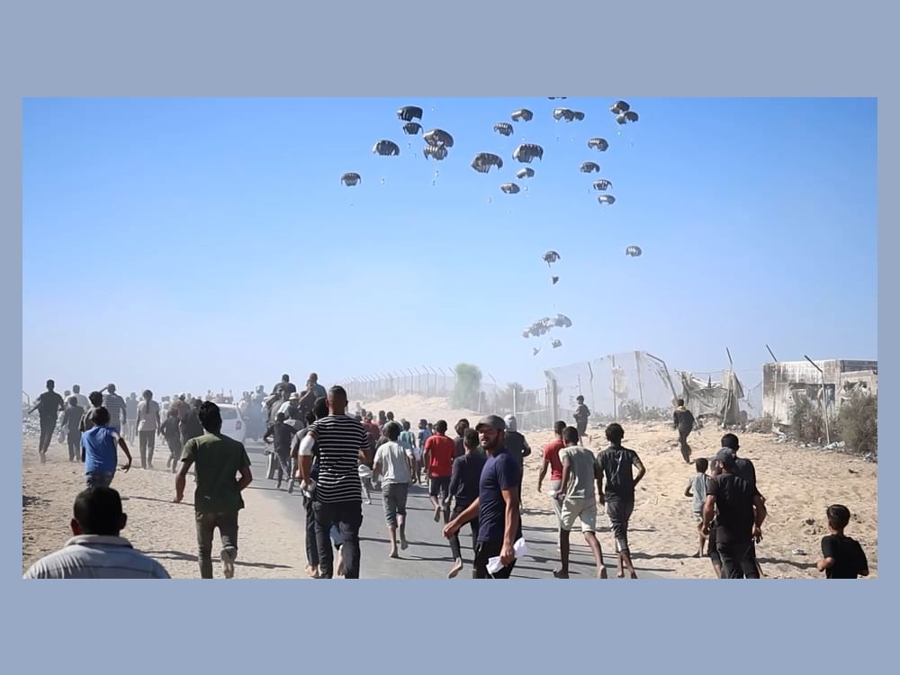 الإسقاط الـ "53".. "طيور الخير " تواصل نشر الأمل في سماء قطاع غزة عبر 80 طناً من المساعدات الغذائية والإغاثية