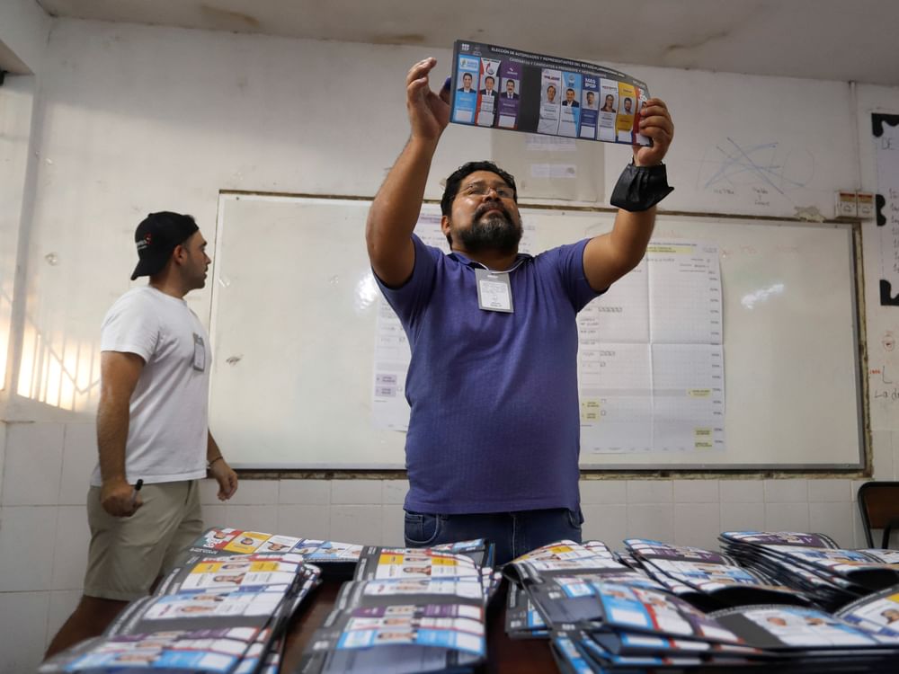 Bolivia's presidential vote heads to runoff