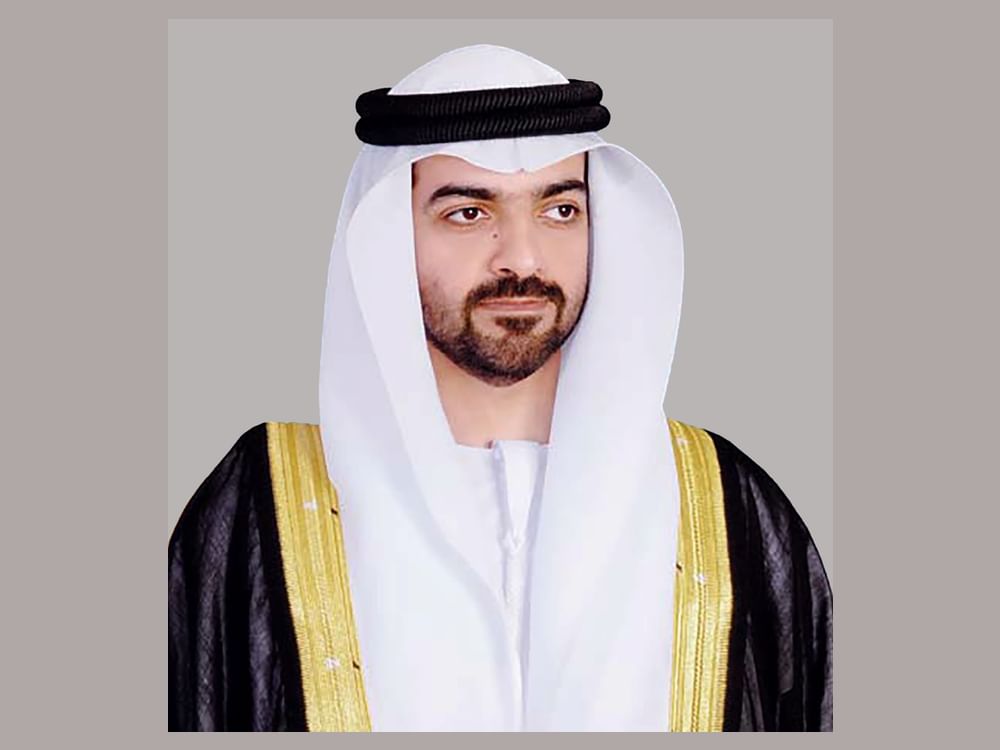 حامد بن زايد يهنئ هزاع بن زايد بتعيينه ممثلاً للحاكم في منطقة العين
