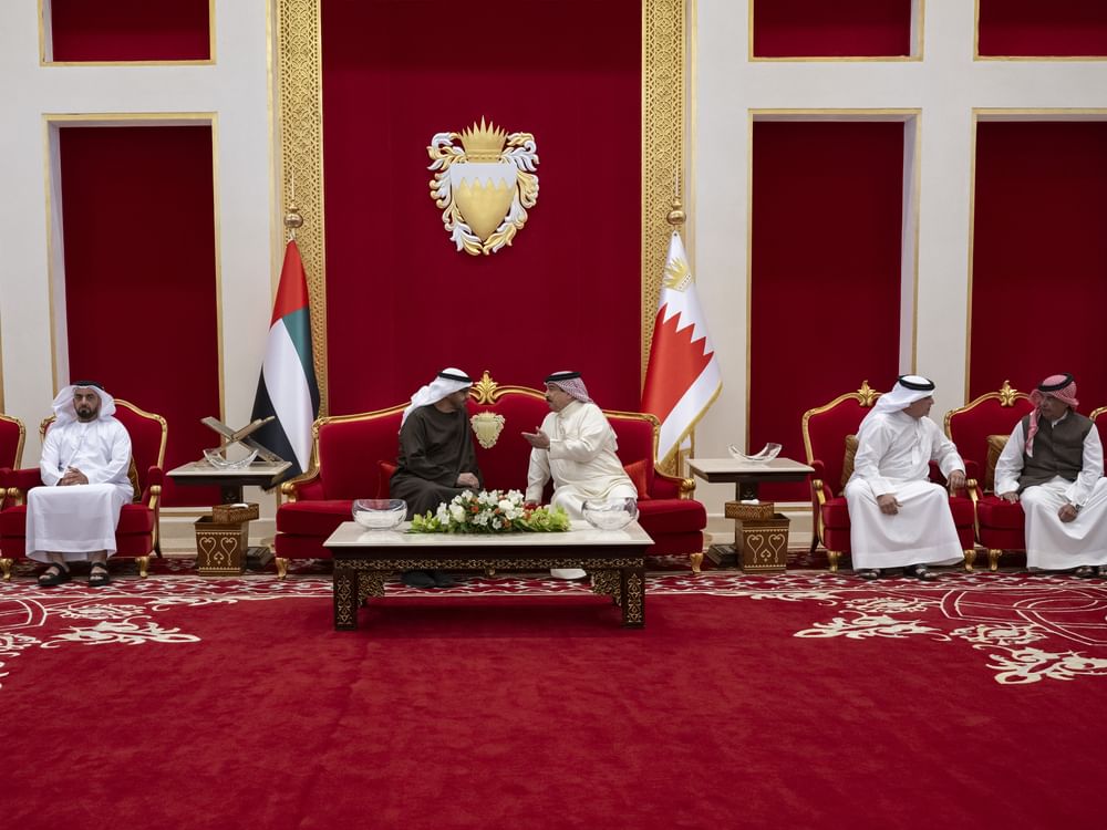 Presidente emirático e rei do Bahrein discutem relações fraternas e desenvolvimentos regionais