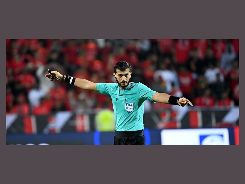 كأس آسيا.. قضاة ملاعب الإمارات يواصلون مشاركتهم في إدارة مباريات البطولة
