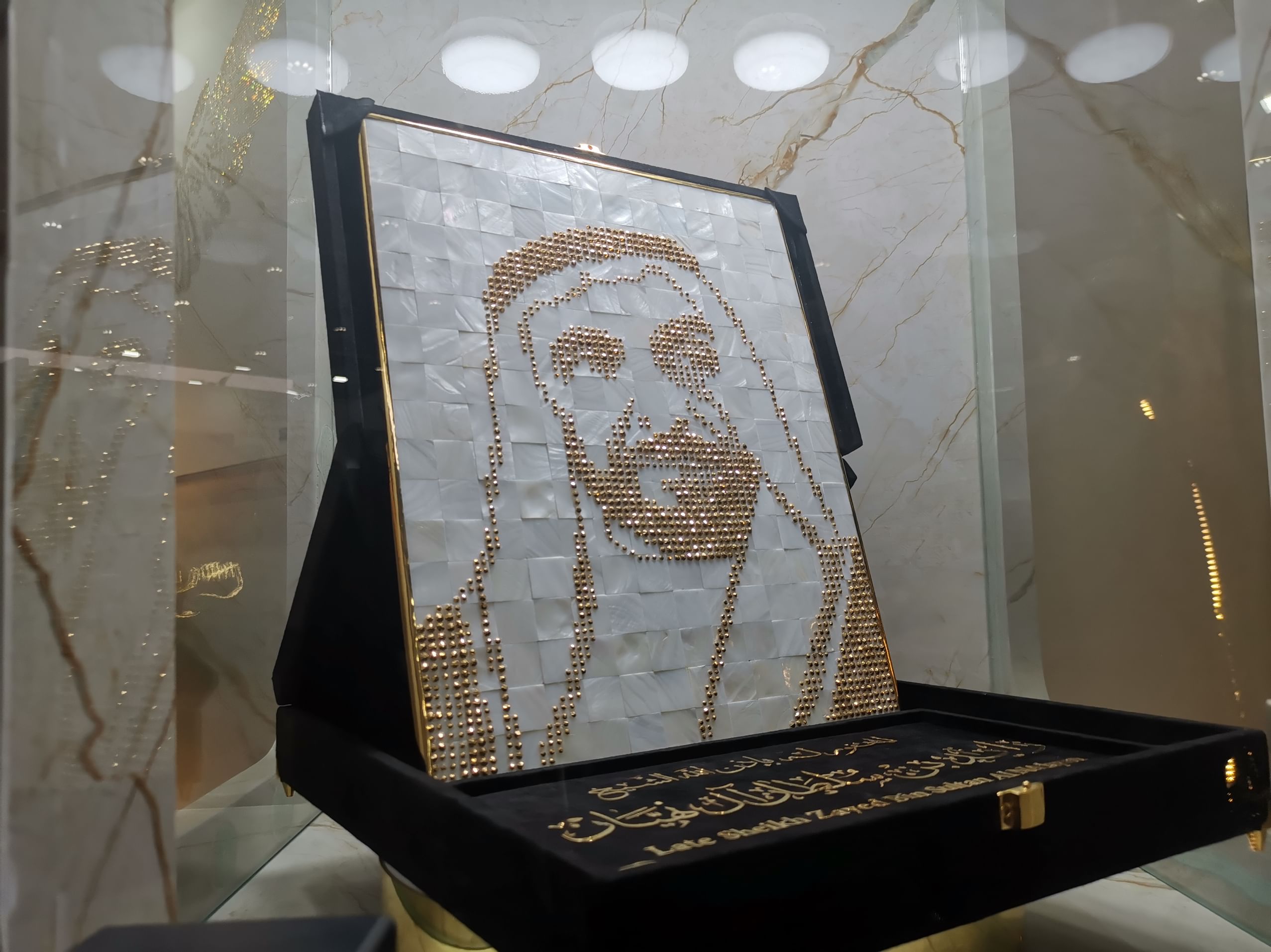 الألماس والكريستال والذهب.. فنون تستلهم الخيل والتراث في "أبوظبي للصيد والفروسية"