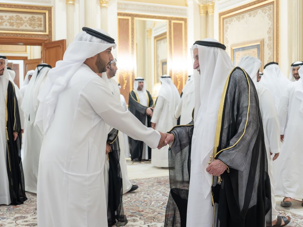 حاكم الشارقة يستقبل المهنئين بعيد الفطر السعيد في قصر البديع العامر