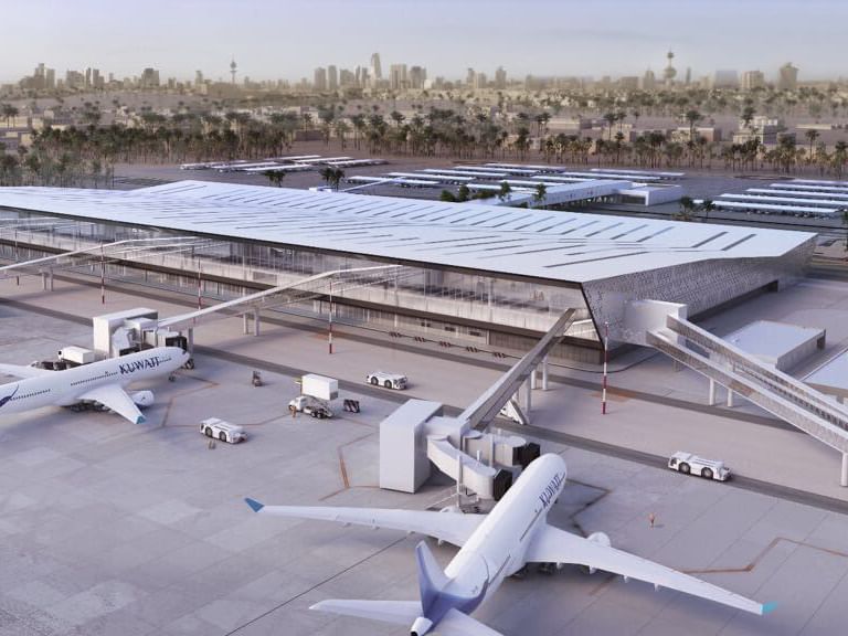 Drones atingem tanque de combustível no aeroporto do Kuwait