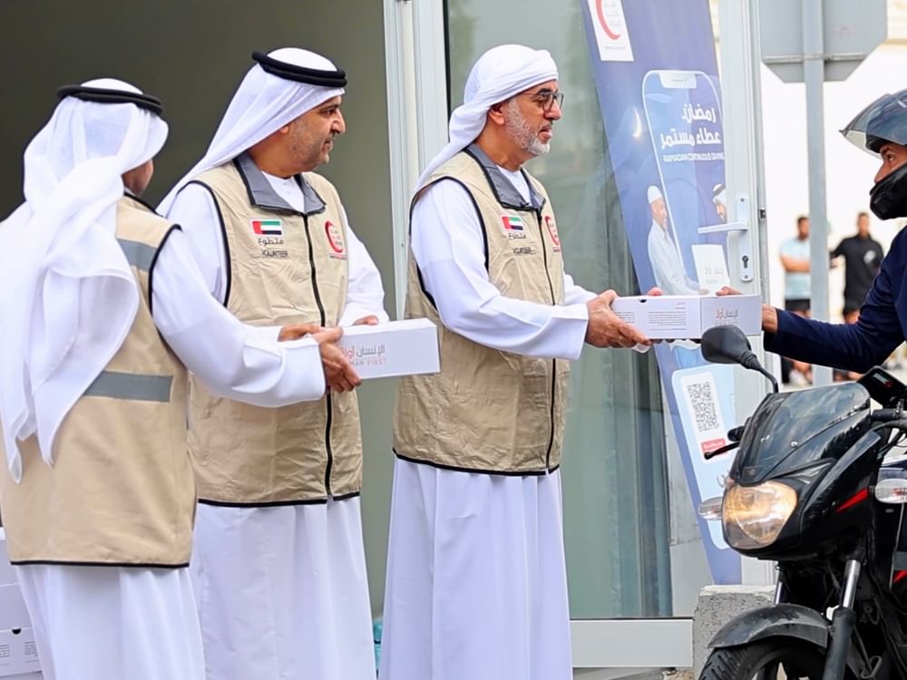 "الهلال" يواصل برامجه الرمضانية عبر 120 خيمة إفطار و800 متطوع