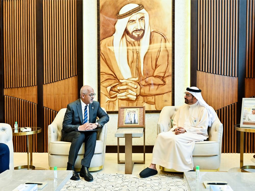 علي النعيمي يبحث تعزيز العلاقات الثنائية والتطورات الإقليمية مع سفير أستراليا