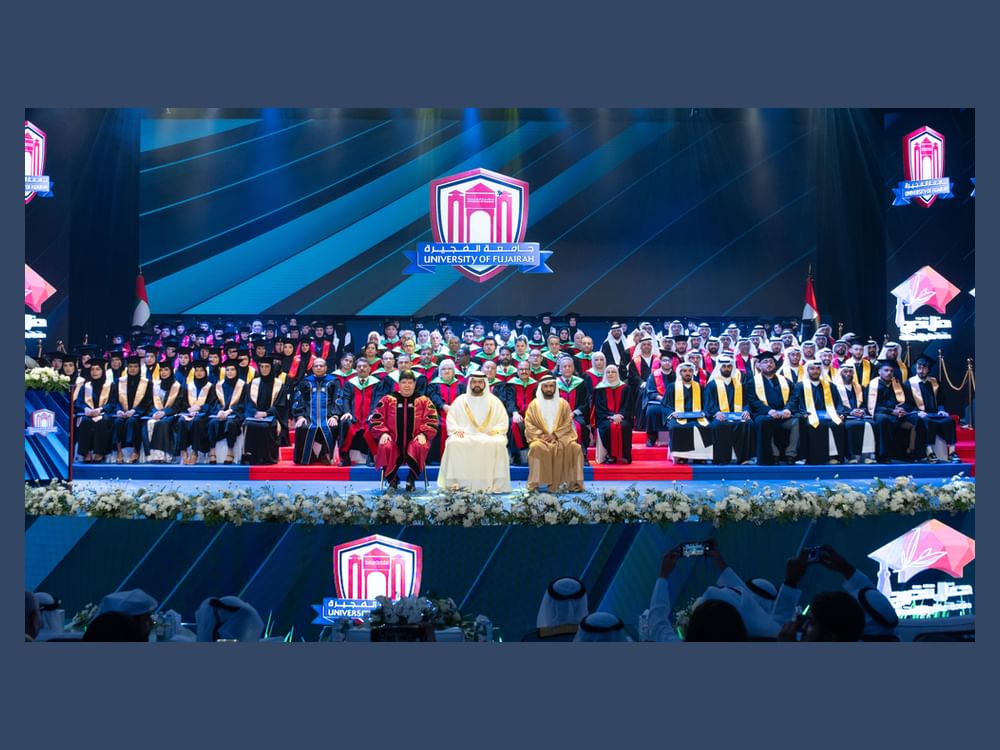 محمد الشرقي يشهد حفل تخريج 163 طالبا وطالبة من جامعة الفجيرة
