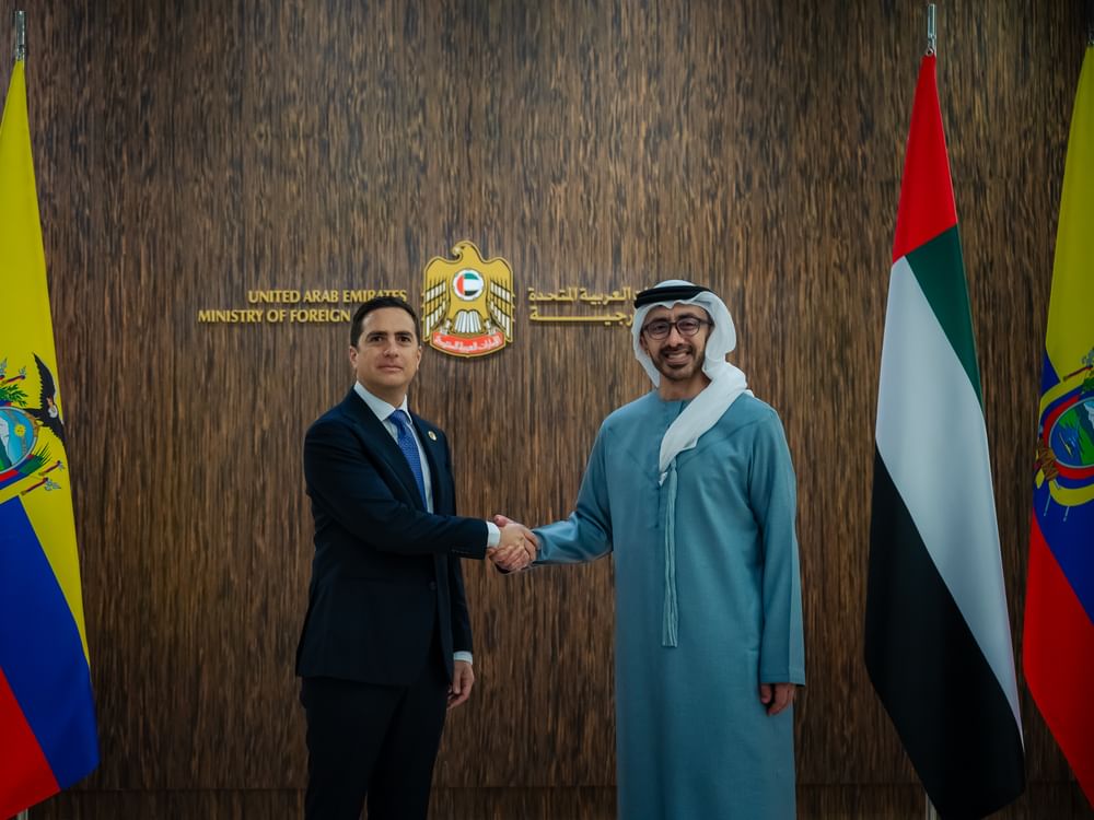 عبدالله بن زايد يستقبل وزير خارجية الإكوادور ويبحثان تعزيز علاقات التعاون والشراكة بين البلدين