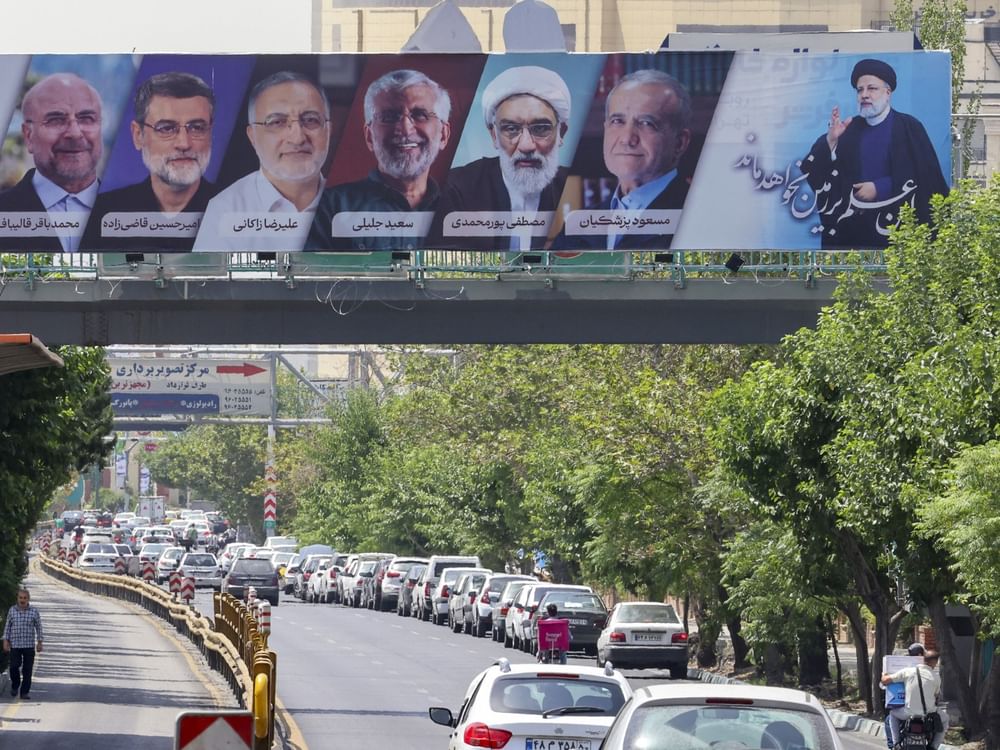 جليلي وبزشكيان إلى جولة ثانية من الانتخابات الرئاسية الإيرانية يوم 5 يوليو