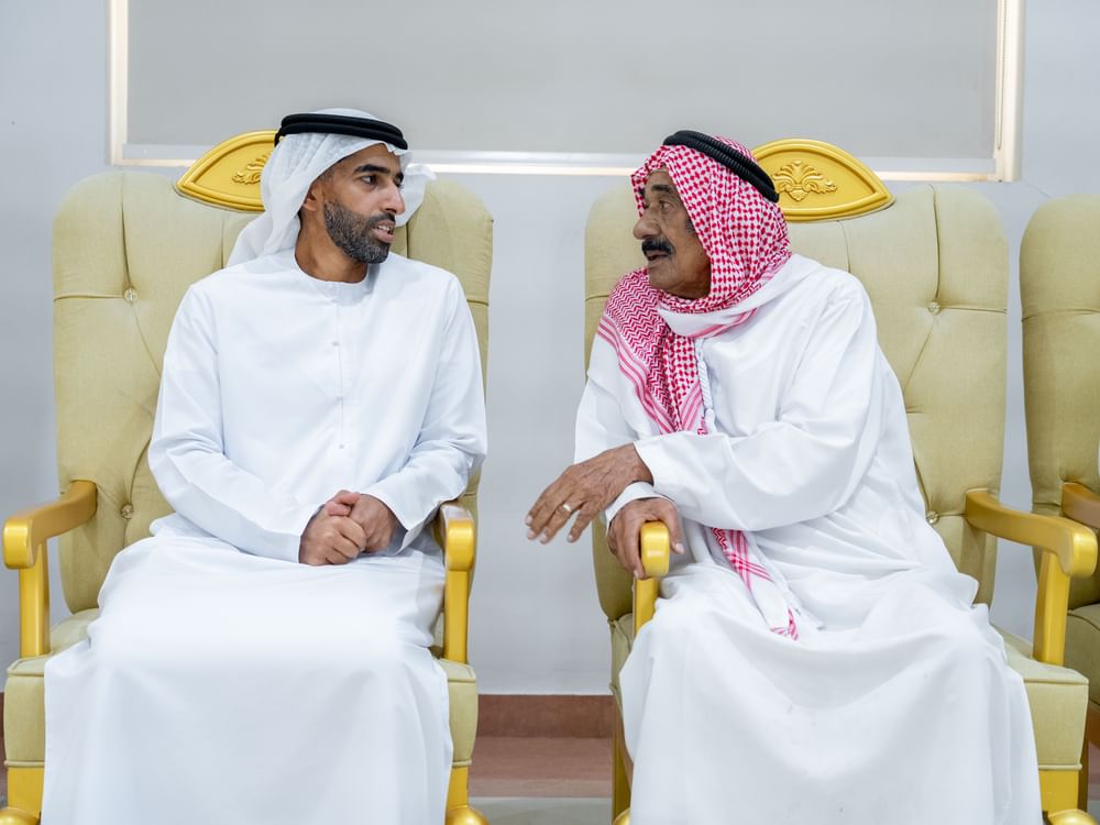 خالد بن سعود يعزي في وفاة زوجة يوسف محمد منقوش 