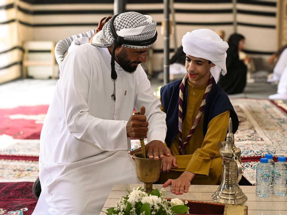 مخيم المربعانية في الظفرة يعزز الوعي بالتراث لدى أصحاب الهمم