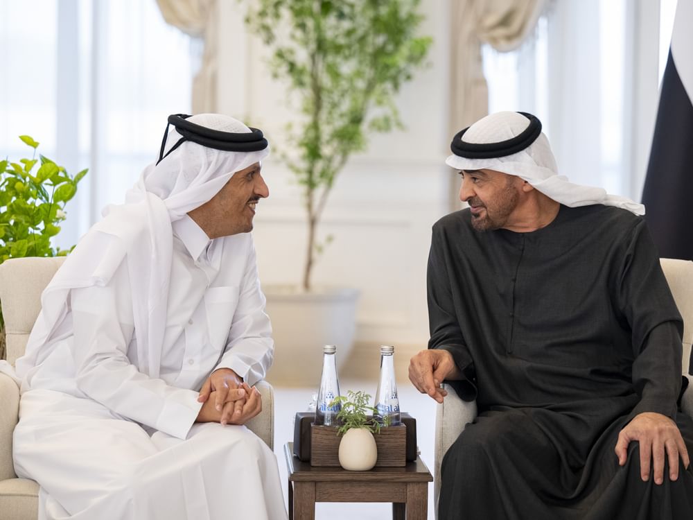 رئيس الدولة يستقبل رئيس مجلس الوزراء وزير خارجية قطر