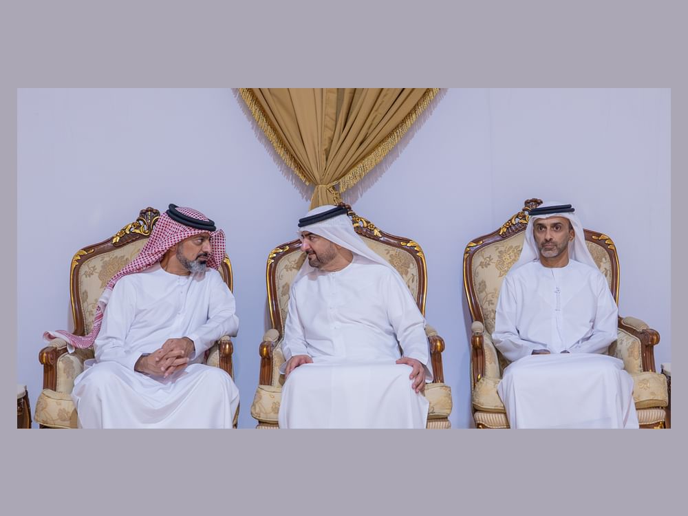 عمار بن حميد يقدم واجب العزاء في وفاة الشيخ محمد بن سالم بن سلطان القاسمي