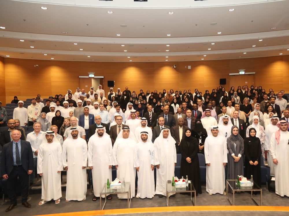آمنة الضحاك تفتتح الحوار الوطني الأول للطب البيطري في جامعة الإمارات  