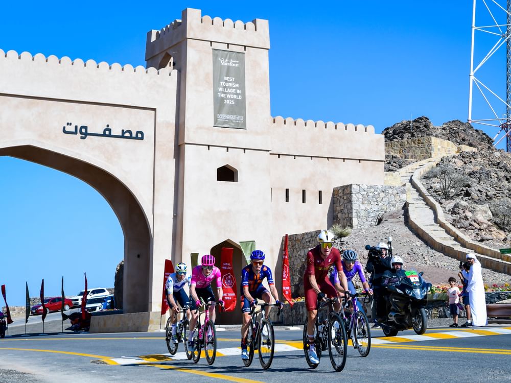 بوابة مصفوت.. وجهة سياحية على خريطة طواف الإمارات 2026