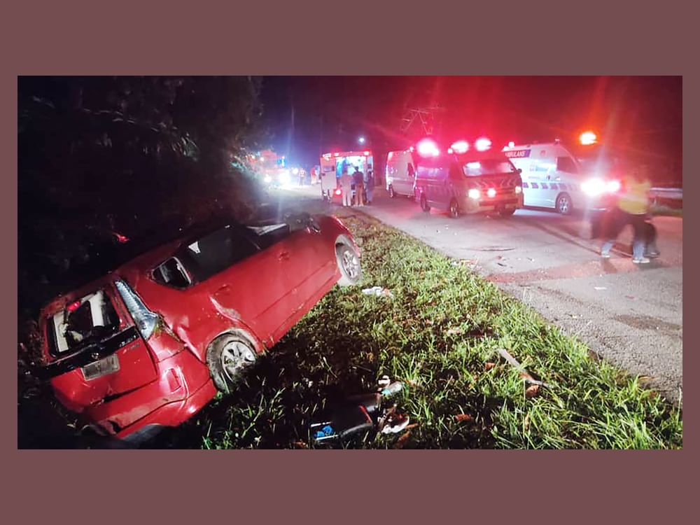 15 students killed in bus crash in Malaysia