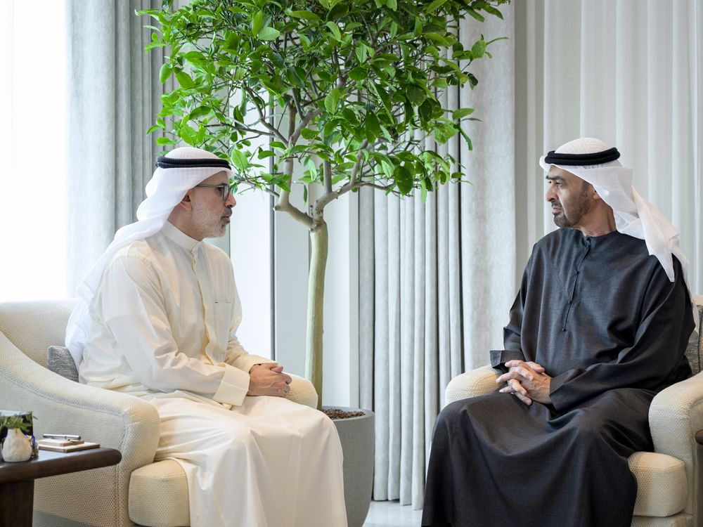 阿联酋总统会见科威特外交大臣