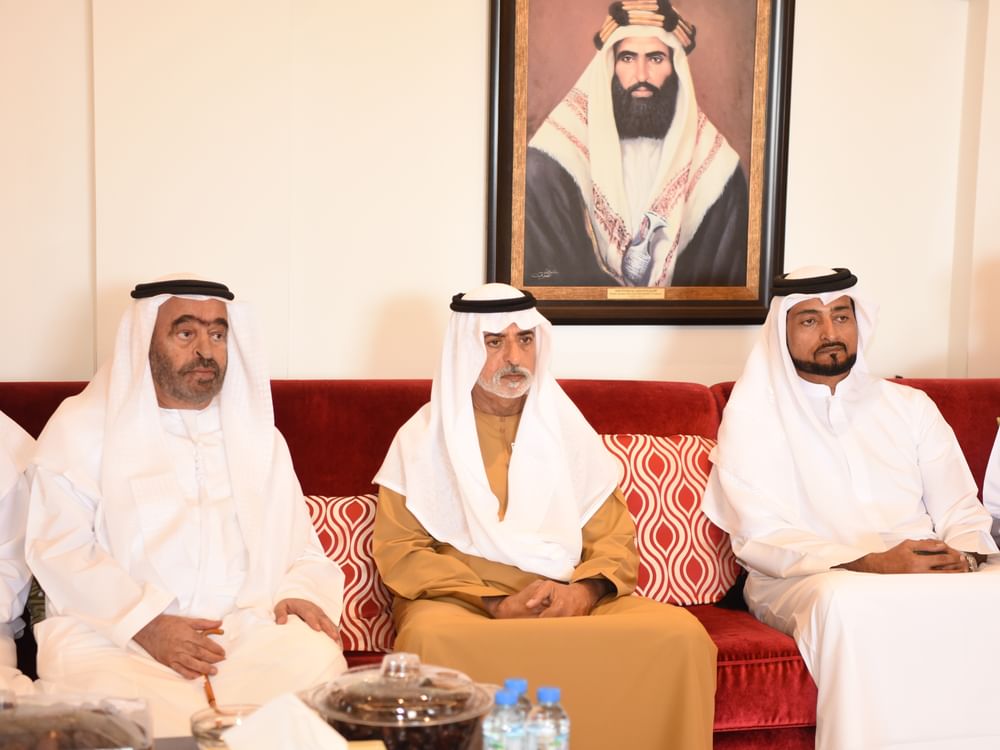نهيان بن مبارك يعزي في وفاة محمد عبدالله الظاهري